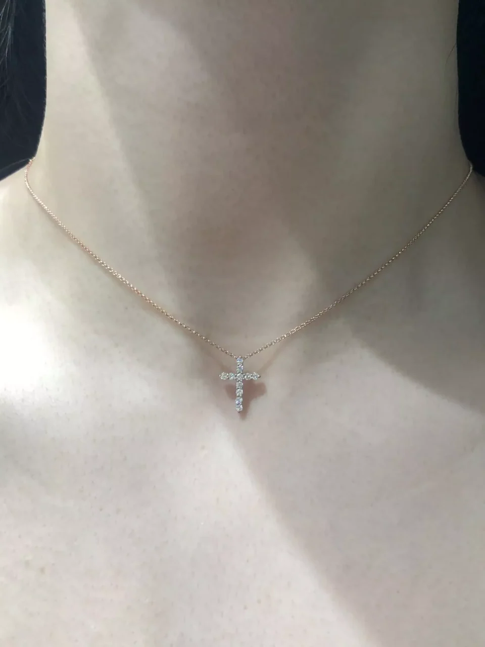 18ct rose gold 11=0.25ct diamond cross necklace - Image 2