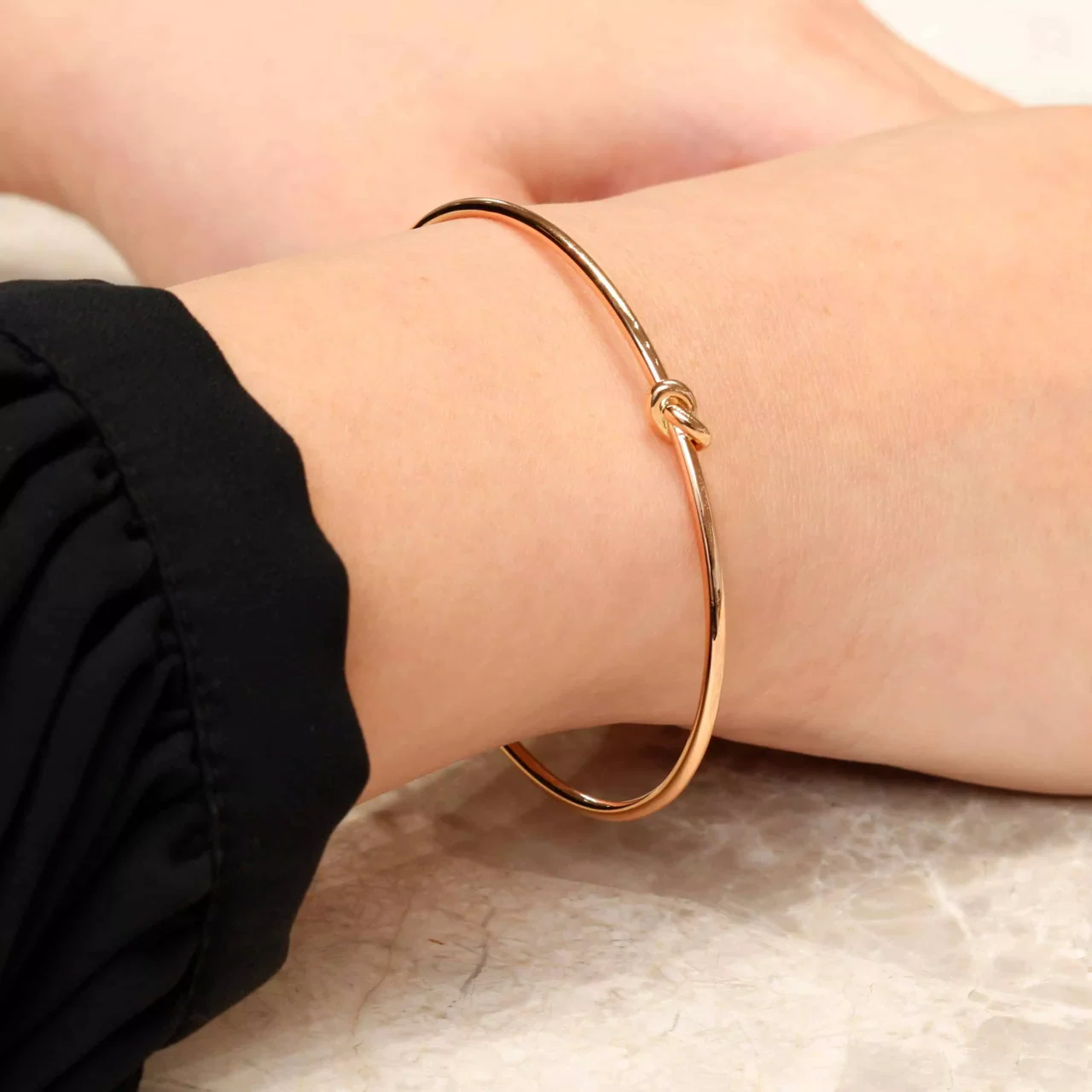 18ct rose gold knot bangle - Image 3