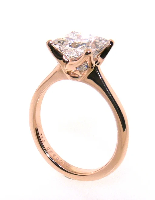 18ct rose gold princess and round brilliant cut diamond solitaire engagement ring - Image 3