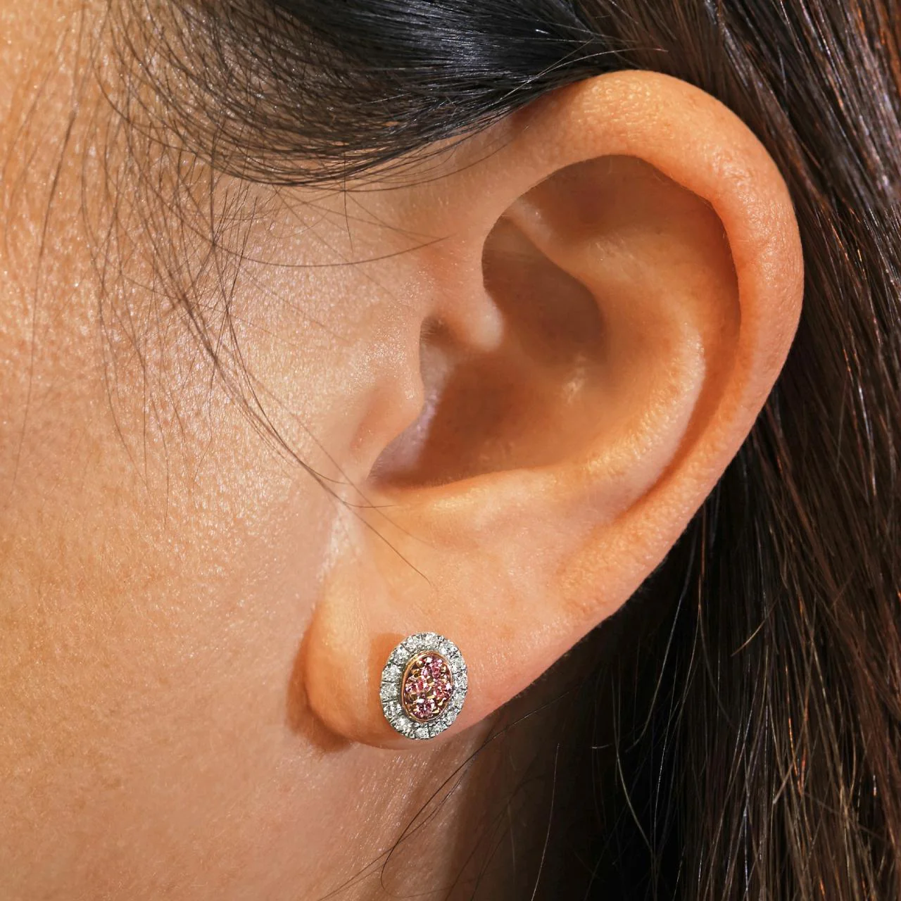 18ct white and rose gold Argyle Pink and round brilliant cut diamond stud earrings - Image 2