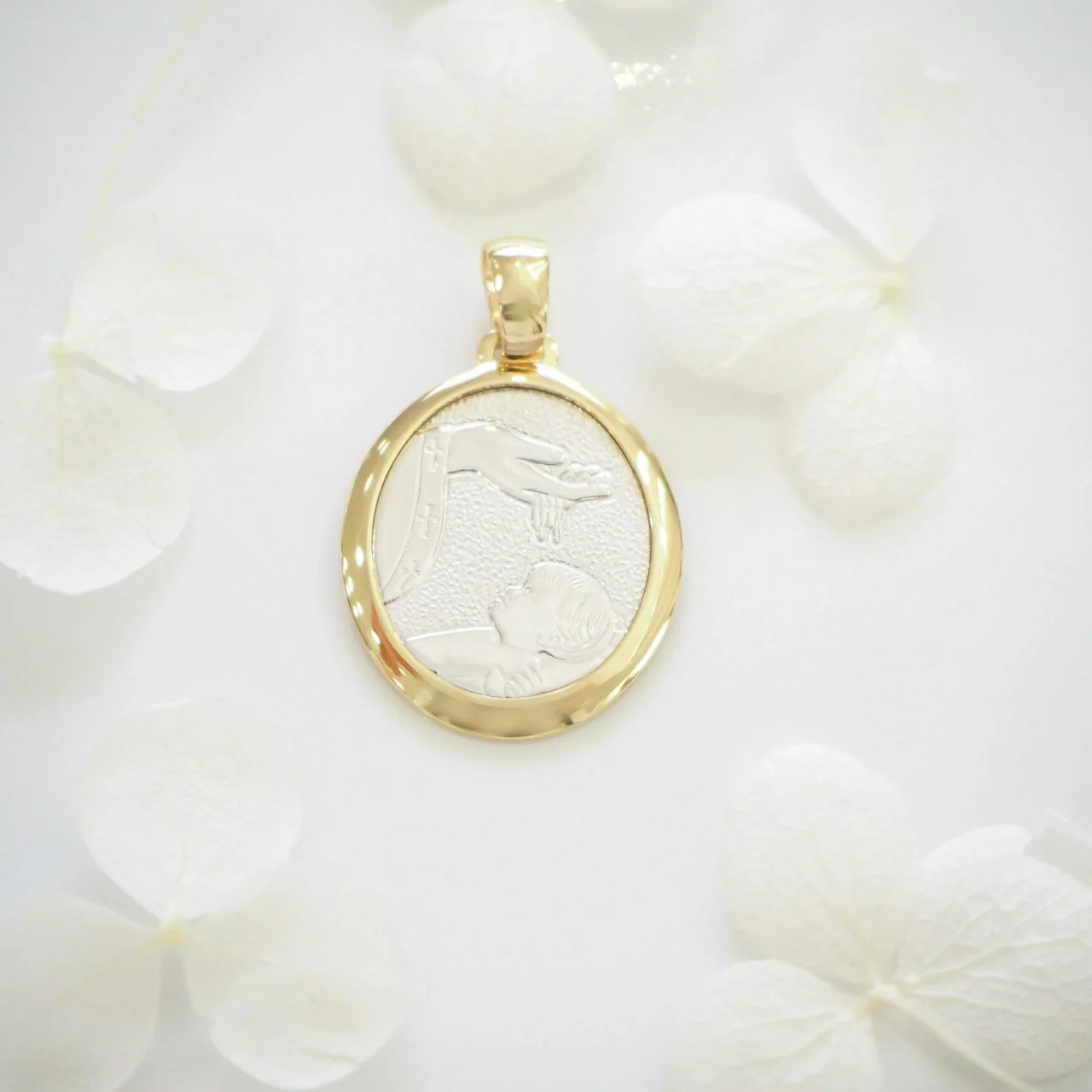18ct white and yellow gold “Baptism” medal pendant