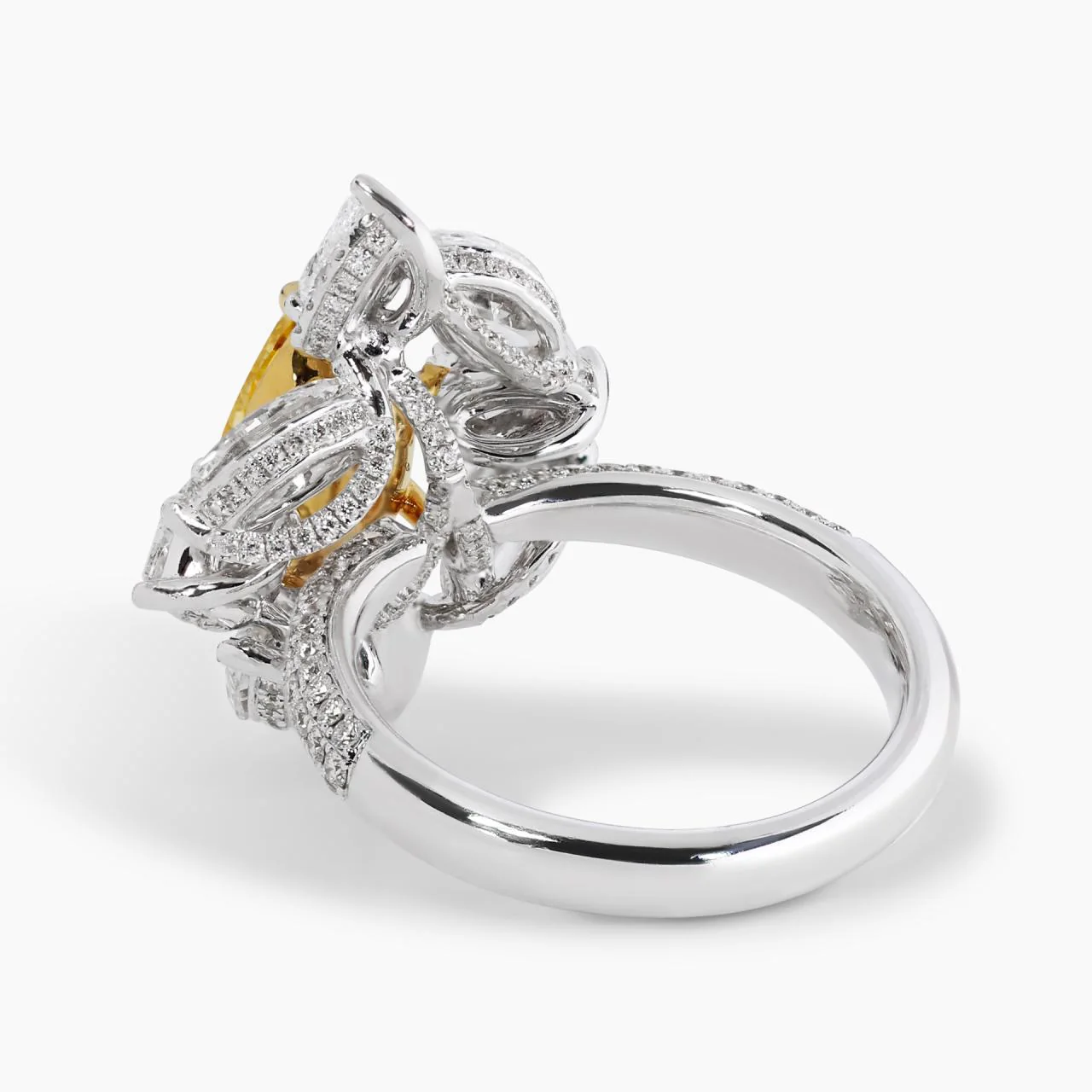 MARGHERITA - 18ct white and yellow gold fancy yellow and white diamond ring - Image 3
