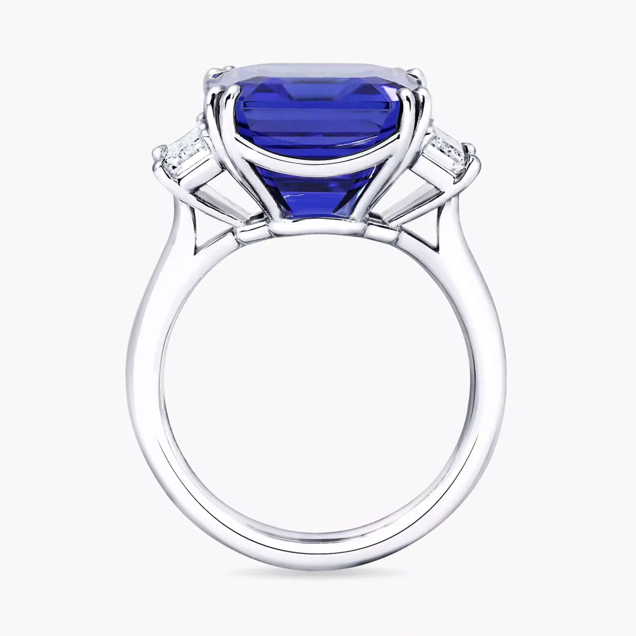 TESORO VIOLA - 18ct white gold 10.67ct emerald cut Merelani tanzanite and baguette diamond ring - Image 3