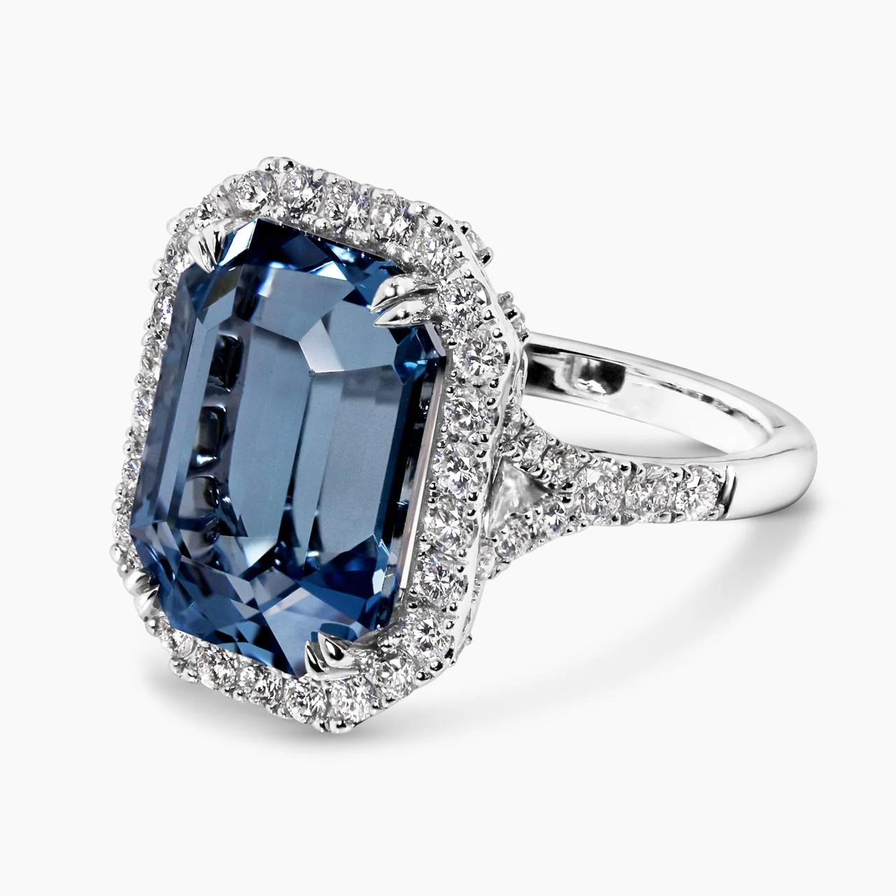 18ct white gold 11.29ct Santa Maria aquamarine and diamond ring - Image 2