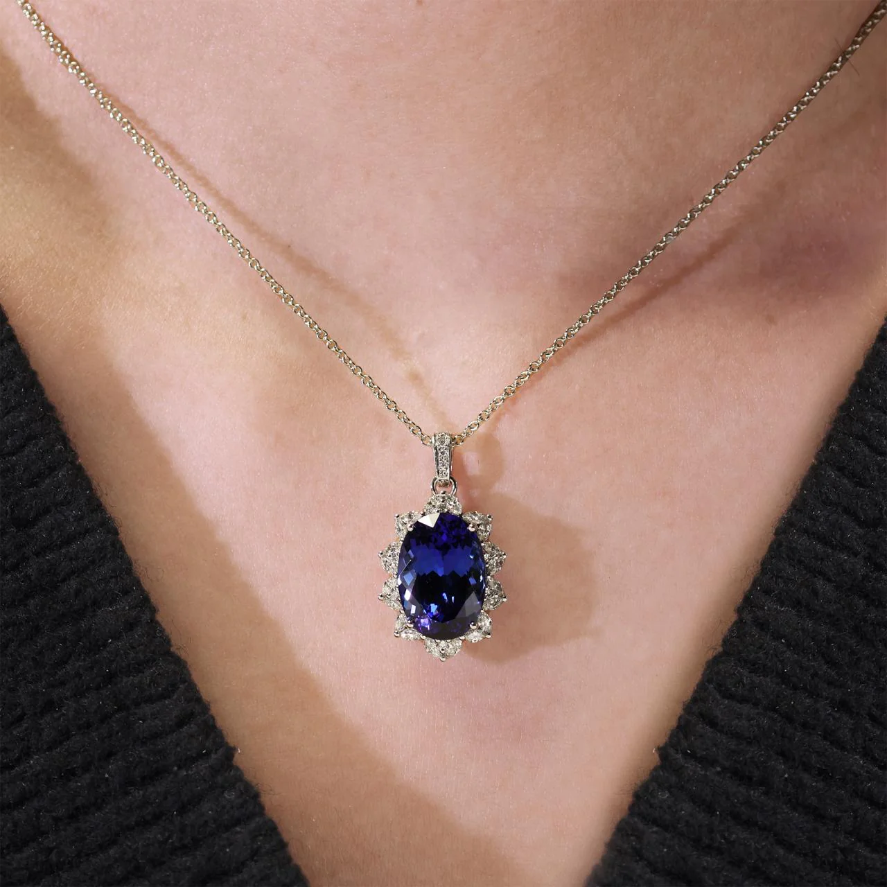 18ct white gold 8.14ct oval cut Tanzanite and 0.58ct round brilliant cut diamond claw set pendant on 18ct white gold trace chain - Image 2