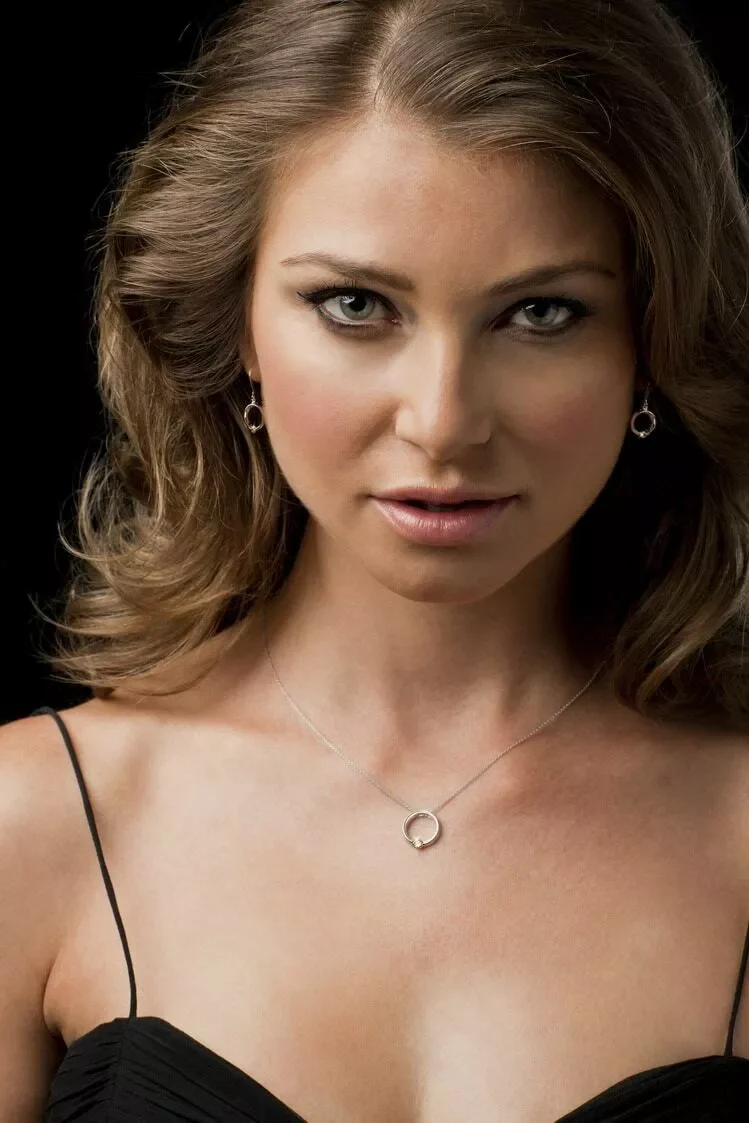 18ct White Gold Cognac Diamond Circle necklace - Image 2