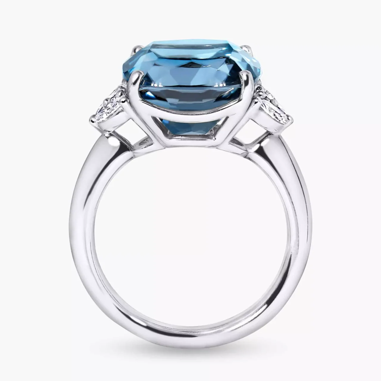 18ct white gold cushion cut Swiss blue topaz, marquise and round brilliant cut diamond ring - Image 3