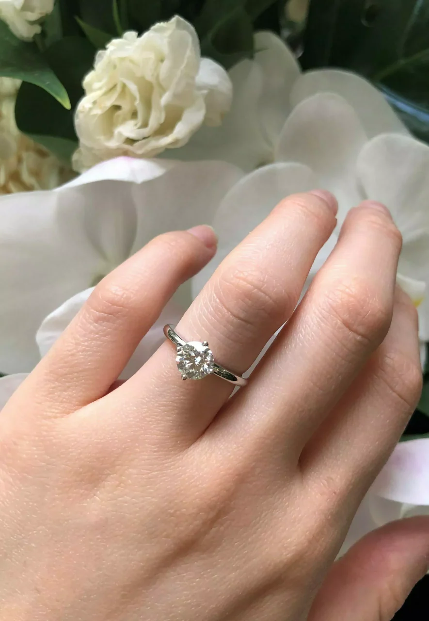 18ct white gold diamond solitaire engagement ring - Image 3
