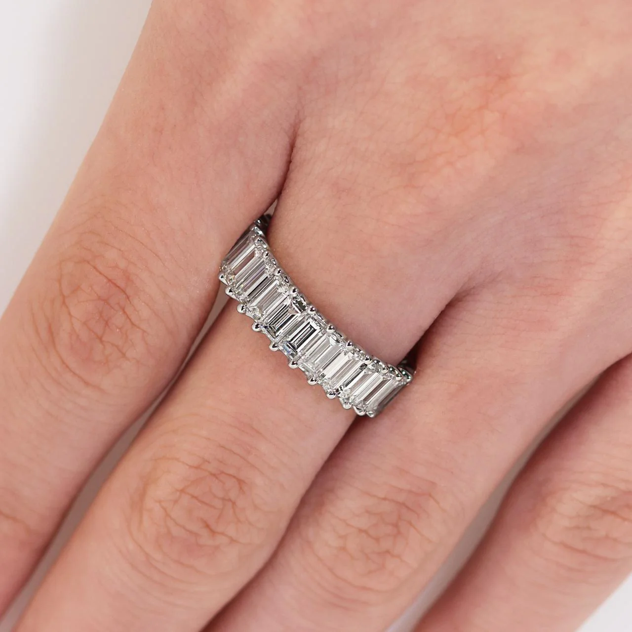 18ct white gold full circle 4.06ct LAB Grown Baguette diamonds ring - Image 2