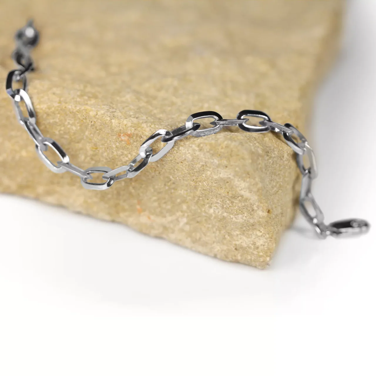 18ct white gold long faceted link bracelet - Image 2