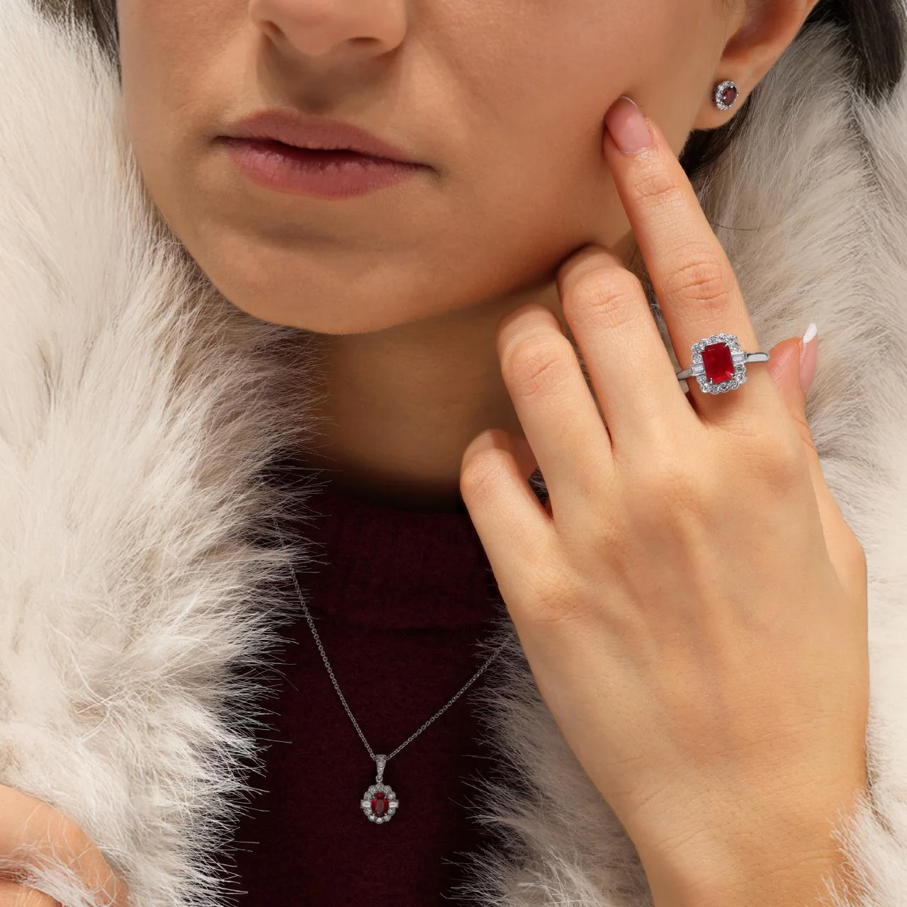 18ct white gold oval ruby and diamond necklace - Image 2