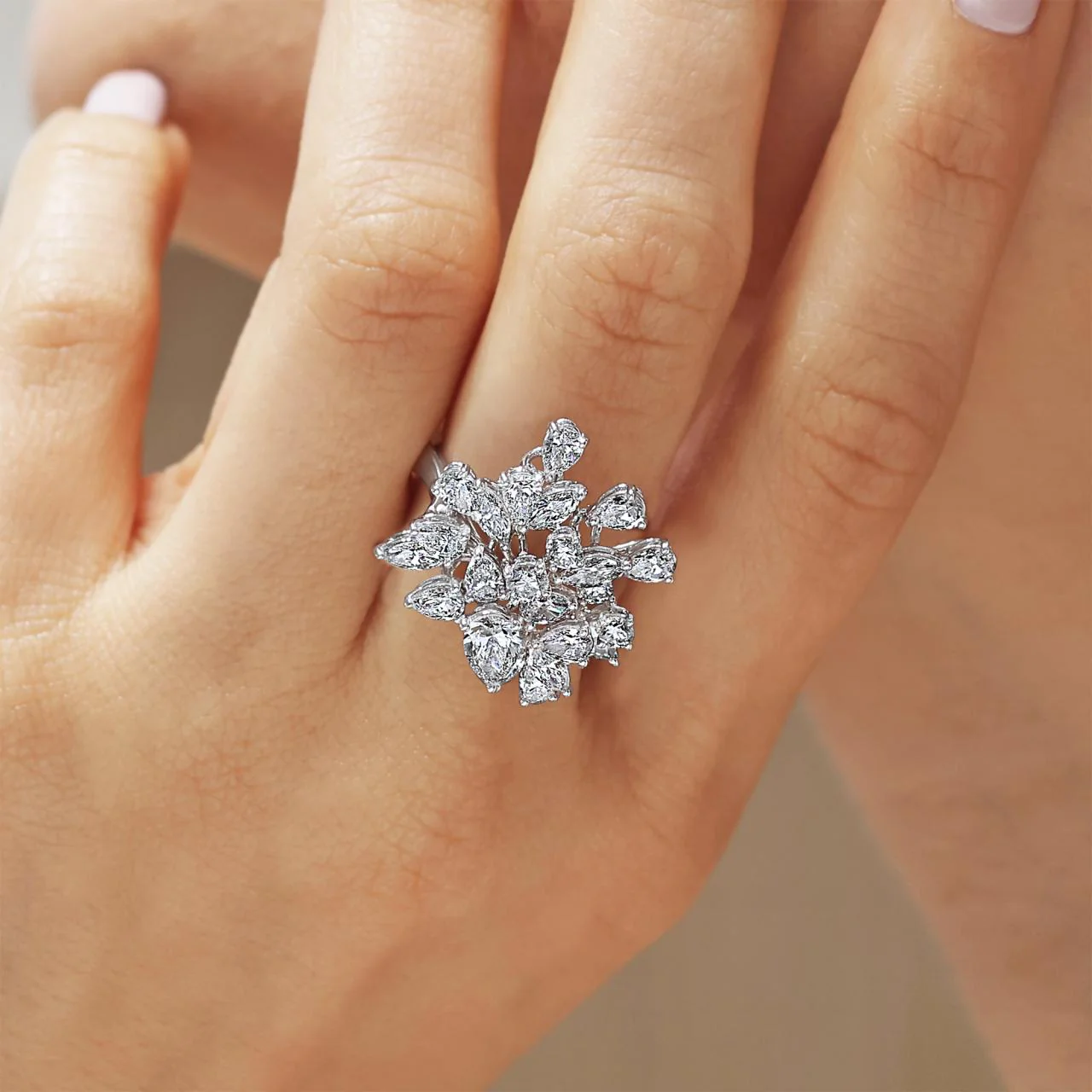 18ct white gold pear, marquise and round brilliant cut diamonds ring - Image 2