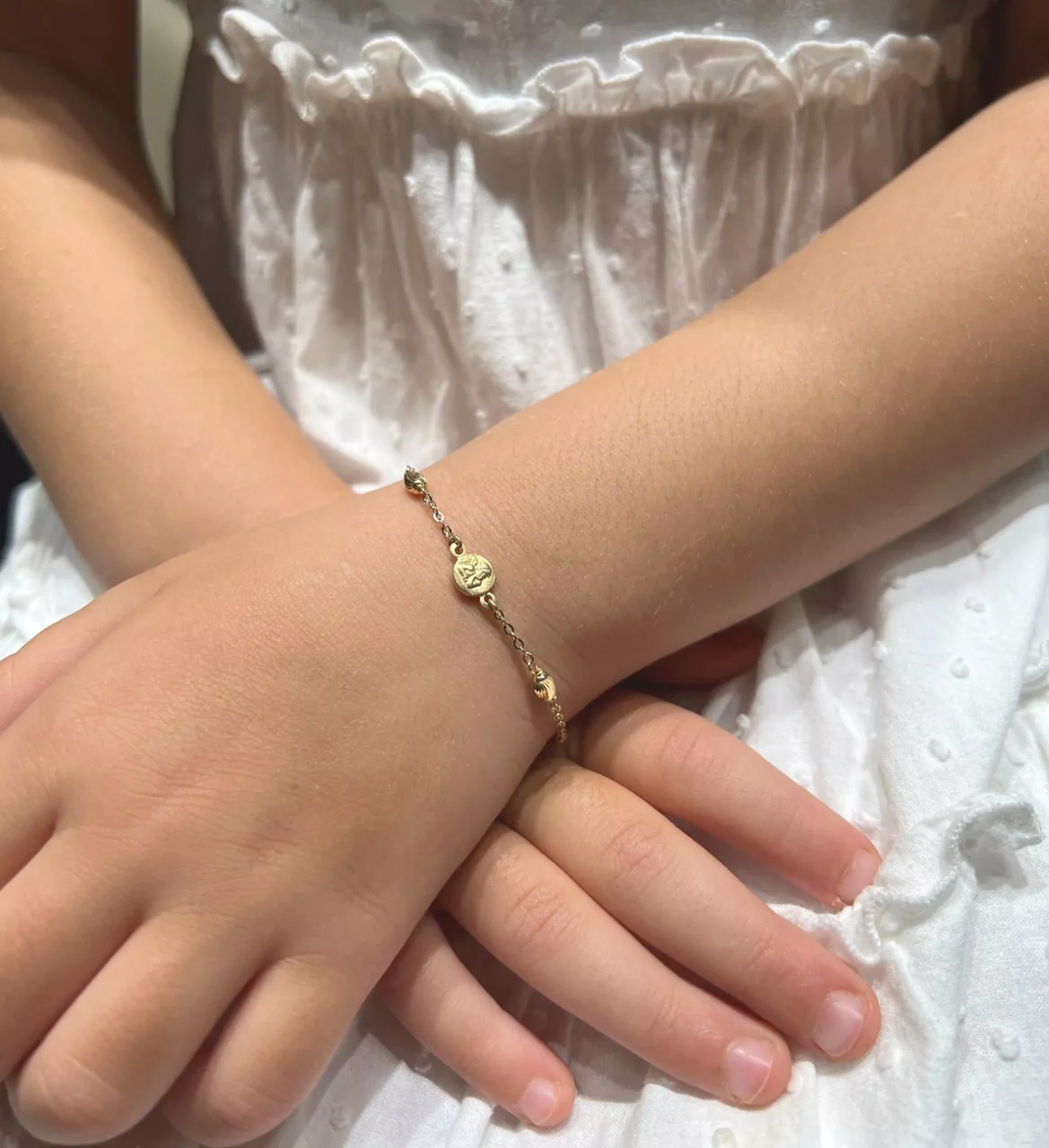 18ct yellow gold baby bracelet with an angel medal - Image 2