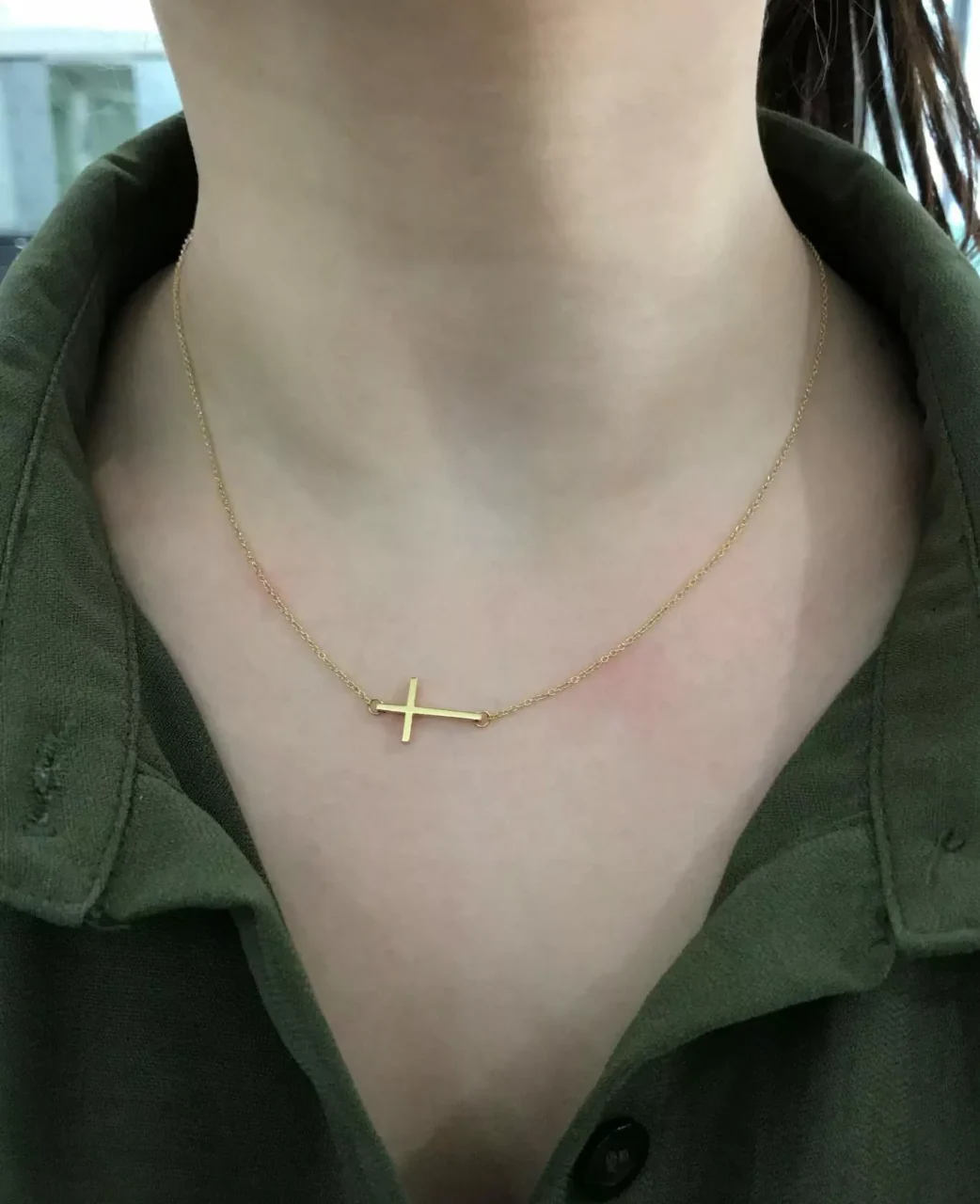 18ct yellow gold 42cm cross necklace - Image 2