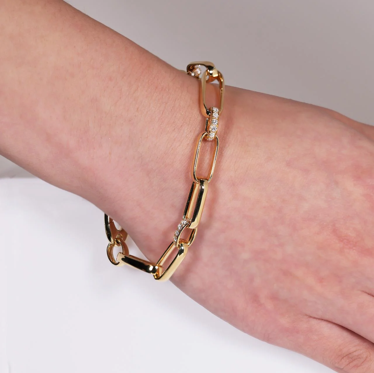 18ct yellow gold diamond pave set fancy link bracelet 19cm - Image 2