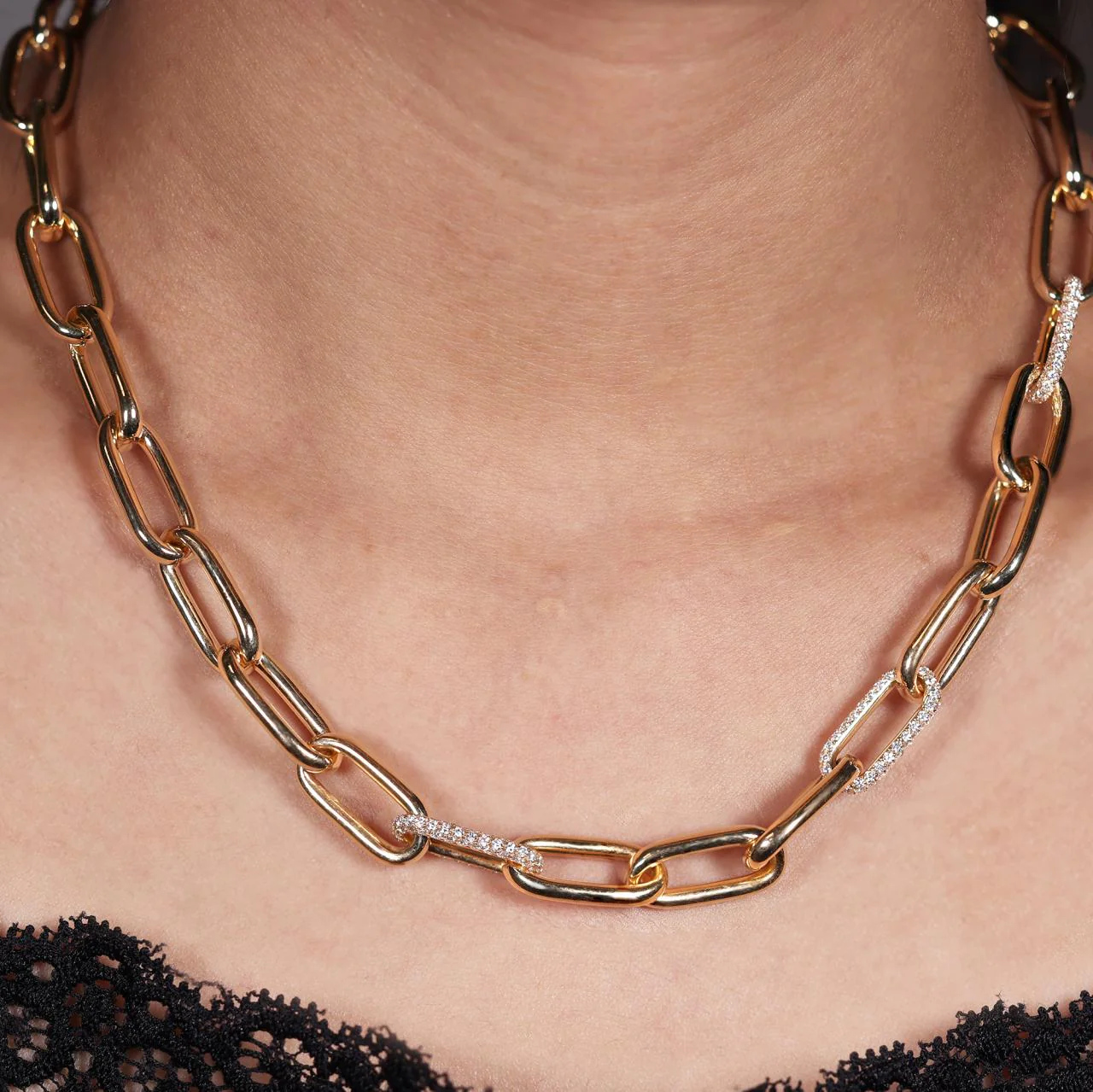 18ct yellow gold diamond pave set oval paperclip link necklace 45cm - Image 2