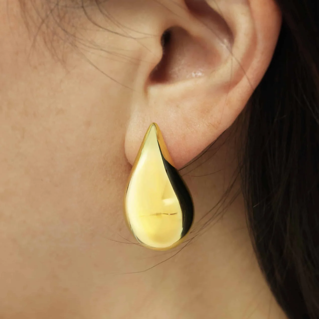 18ct yellow gold hollow tear drop stud earrings 25×15 mm - Image 2