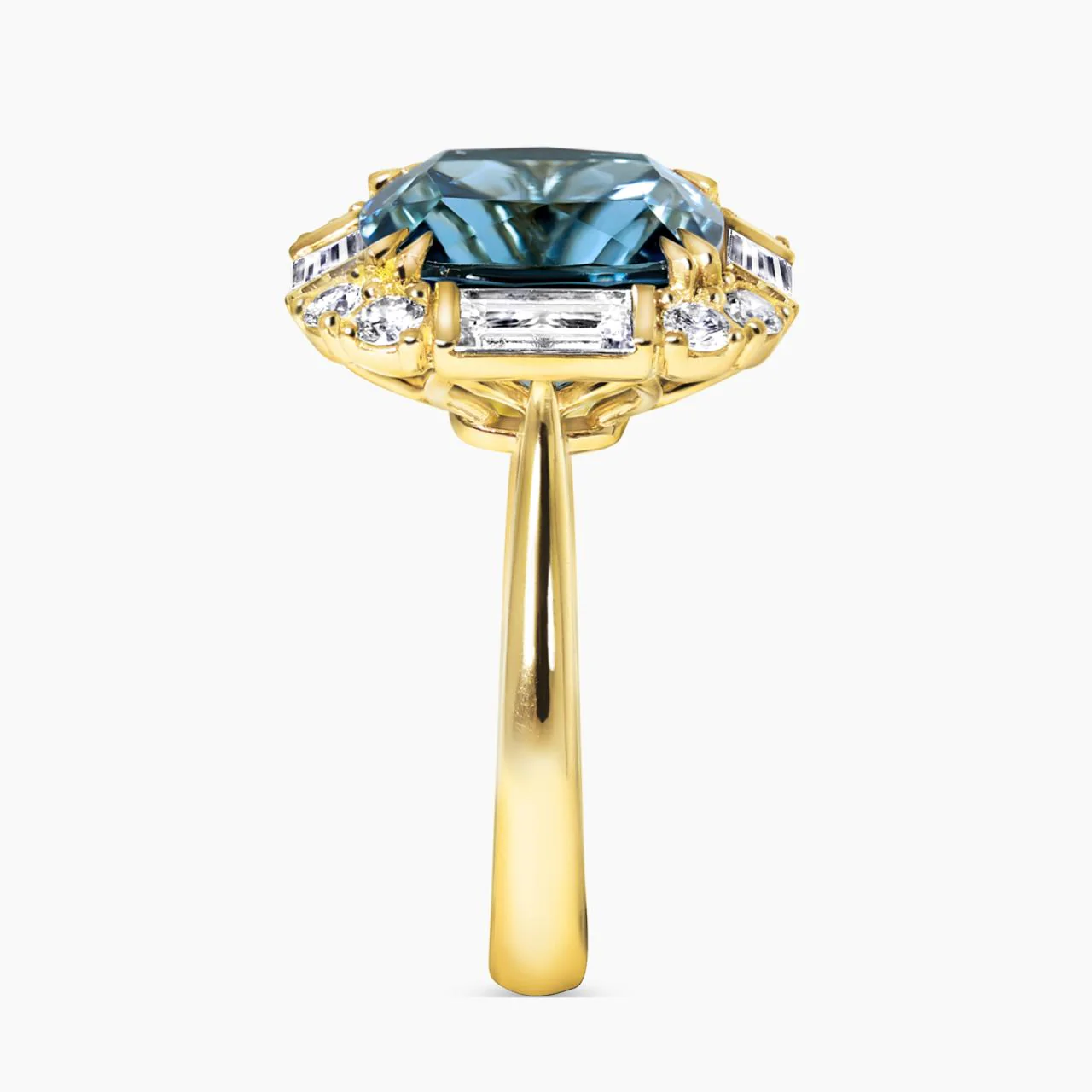 18ct yellow gold London blue topaz round & baguette cut diamonds ring from the Hampton Collection - Image 4