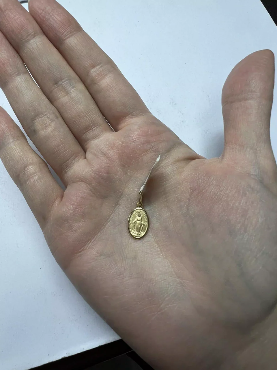 18ct yellow gold “Miraculous” oval medal pendant - Image 8