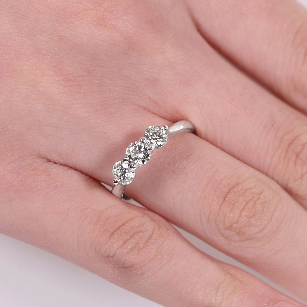 18ct white gold 0.80ct Round brilliant cut diamond engagement ring with 2=0.62ct round brilliant cut diamonds on the side GIA Cert - Image 2