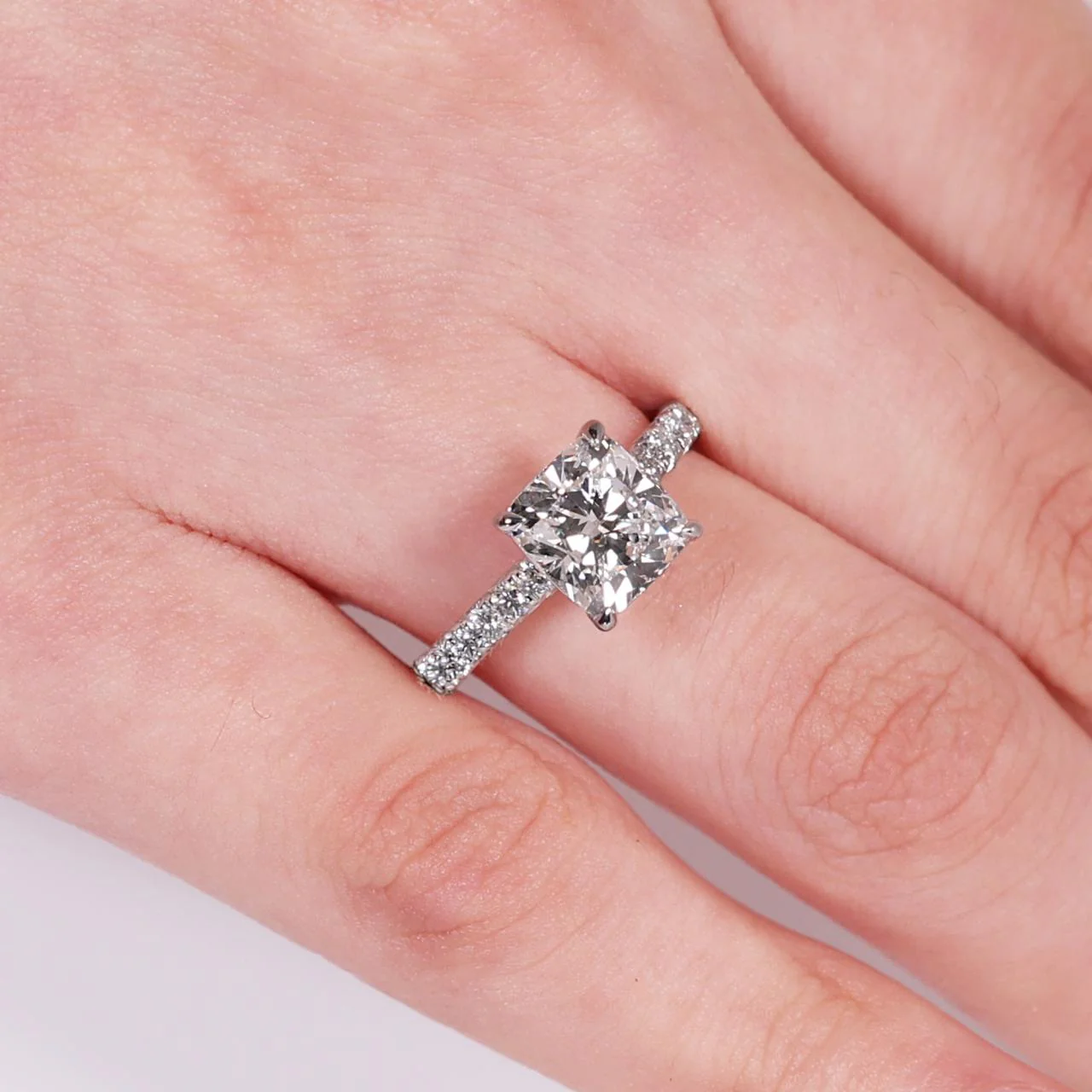 18ct white gold 2.02ct cushion cut diamond ring in a four claw setting with diamond band - Image 2