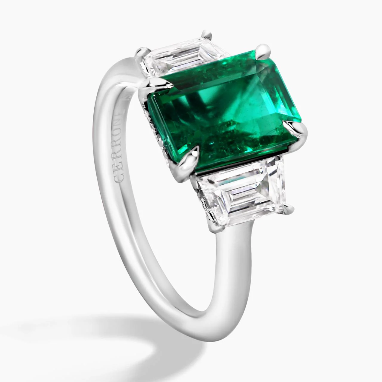 Smeraldo Imperiale - 18ct white gold 2.81ct emerald cut brazilian emerald and trapezoid diamonds ring - Image 3