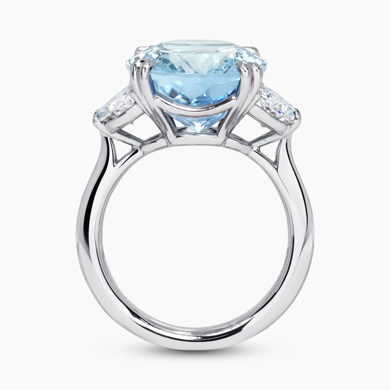 Portofino Blu - 18ct white gold 8.85ct oval aquamarine and half moon brilliant cut diamond ring - Image 3