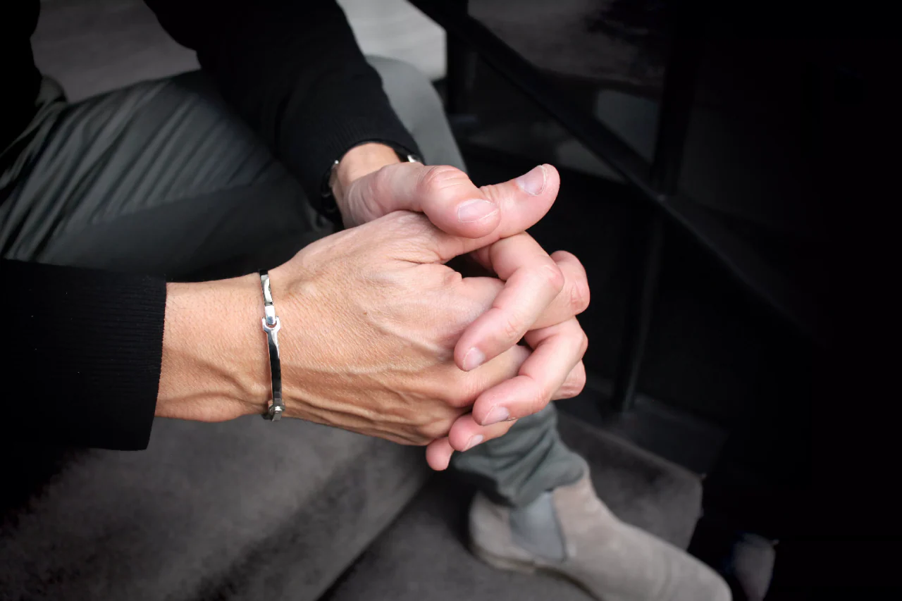 Silver Dog Bone ‘Sensi’ Mens Bracelet - Image 3